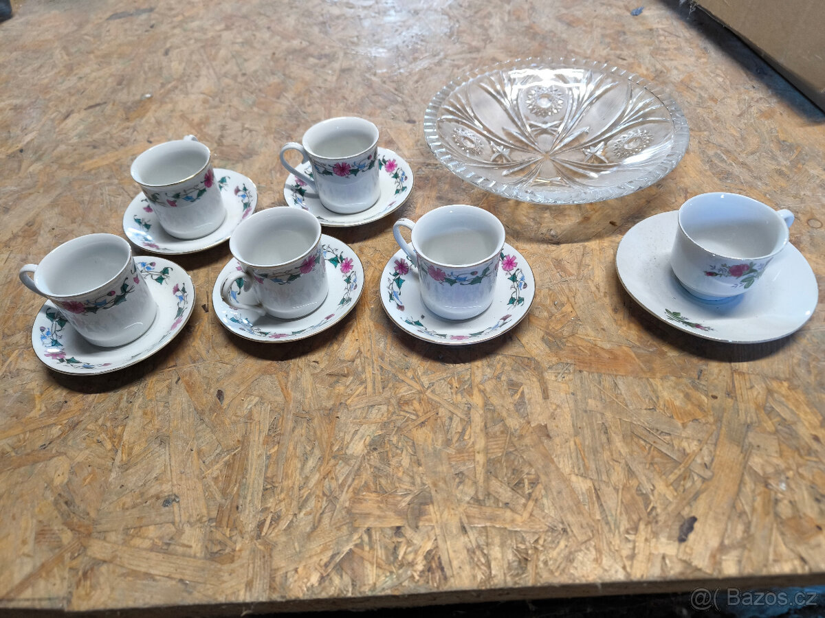 Hrníčky, sklenice, talíře, keramika, sošky a jiné nálezy na - 2