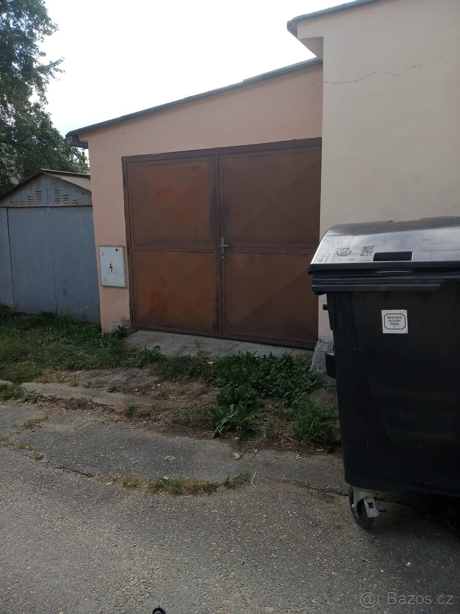 Garáž v centru Písku - 2