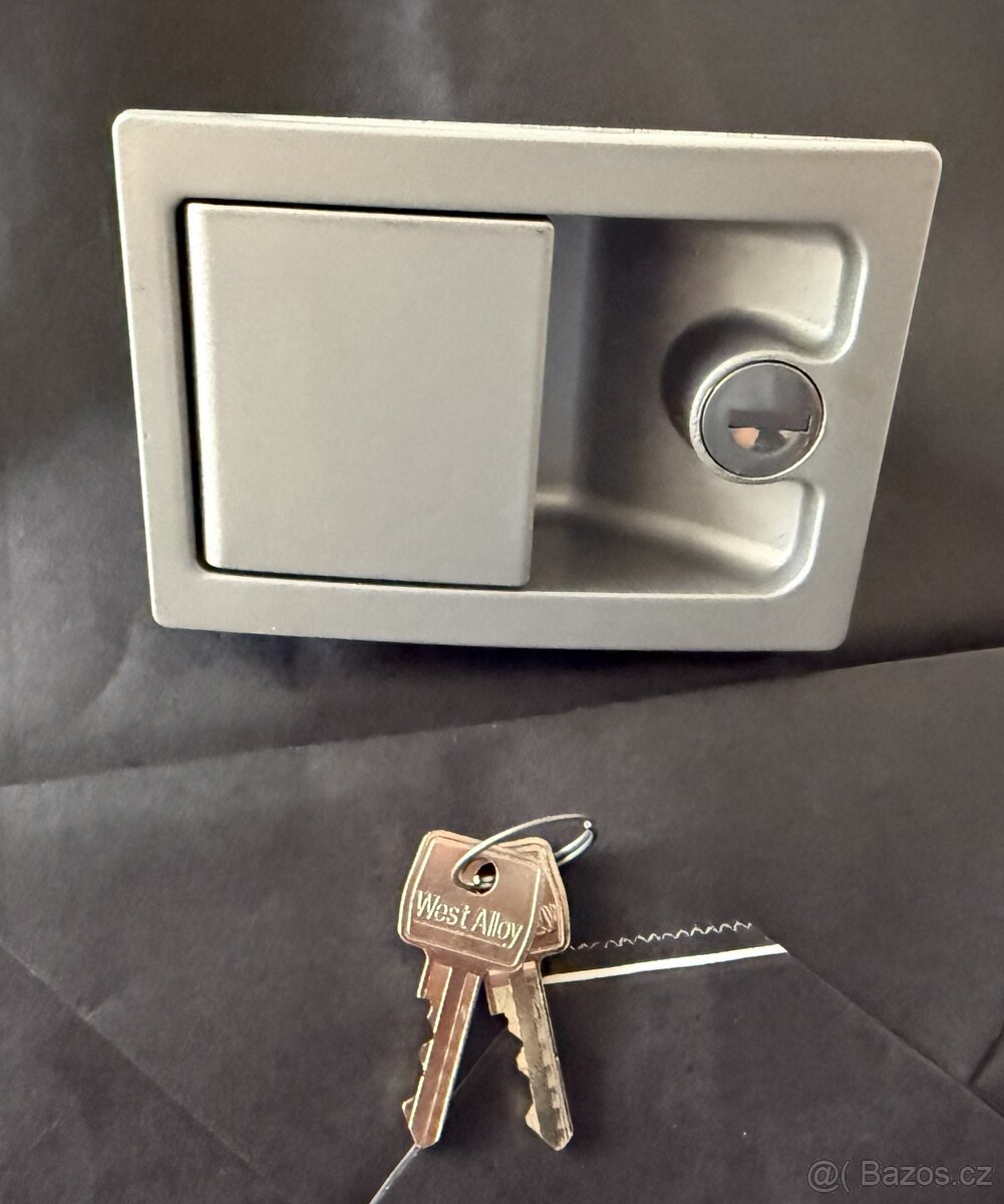 Zámek na konský vlek Venkovní - 2