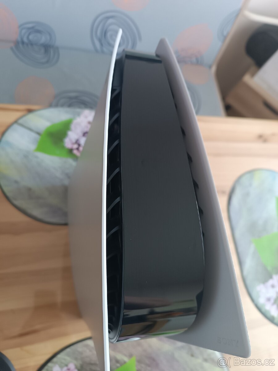 PlayStation 5 s mechanikou - 2