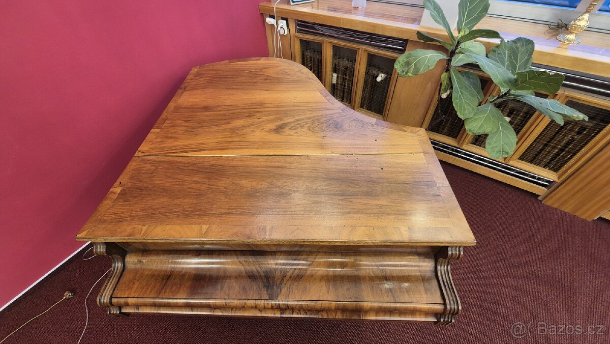 Prodám klavír nehraje a slouzi jako dekorace - 2