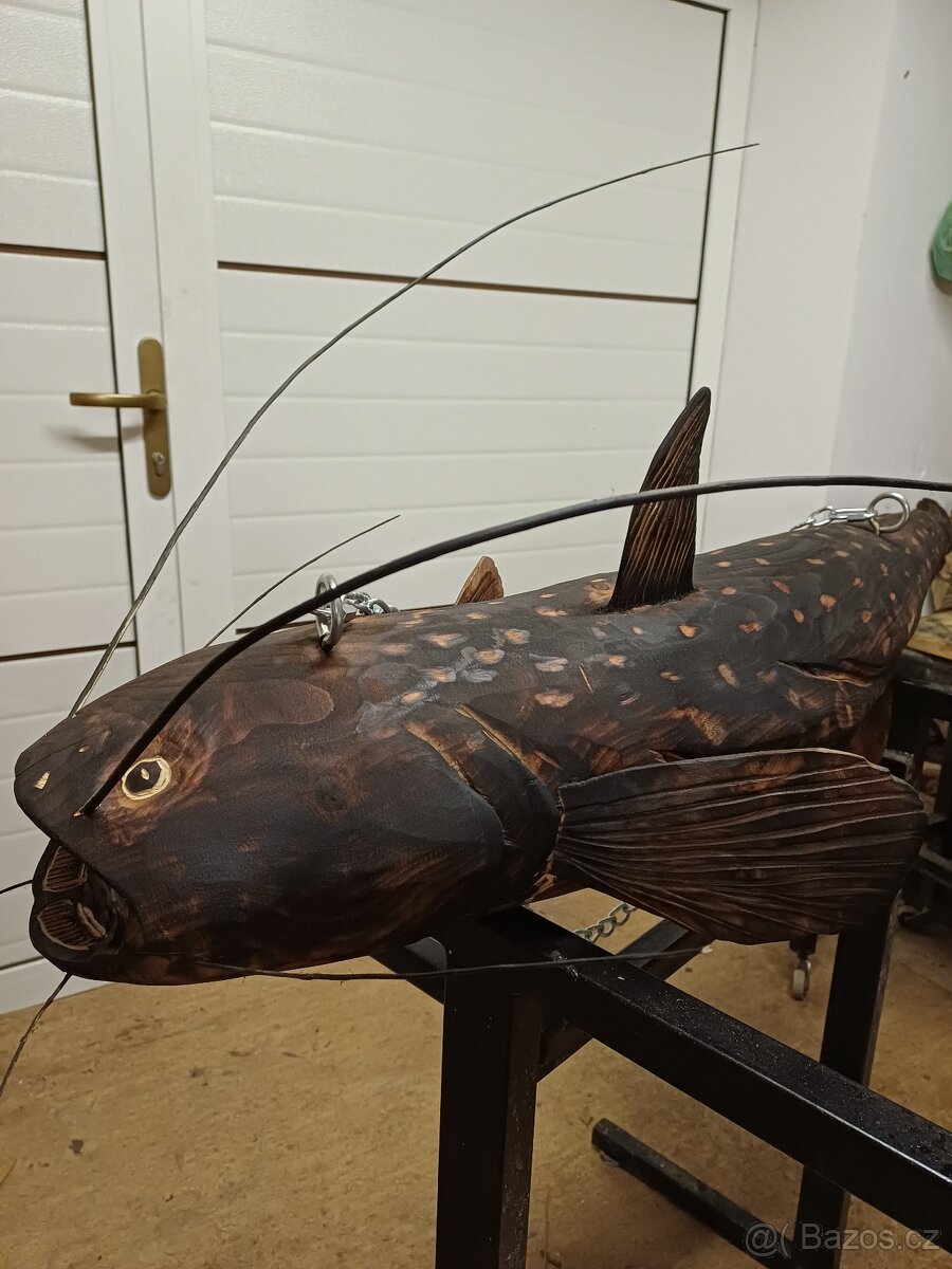 Dřevěná socha sumec - 2