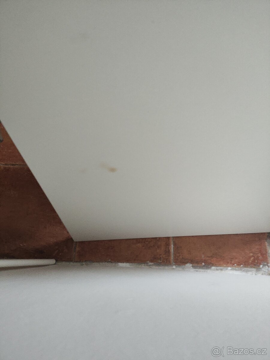 Vihals sada - bílý stůl a dvě židle - 2