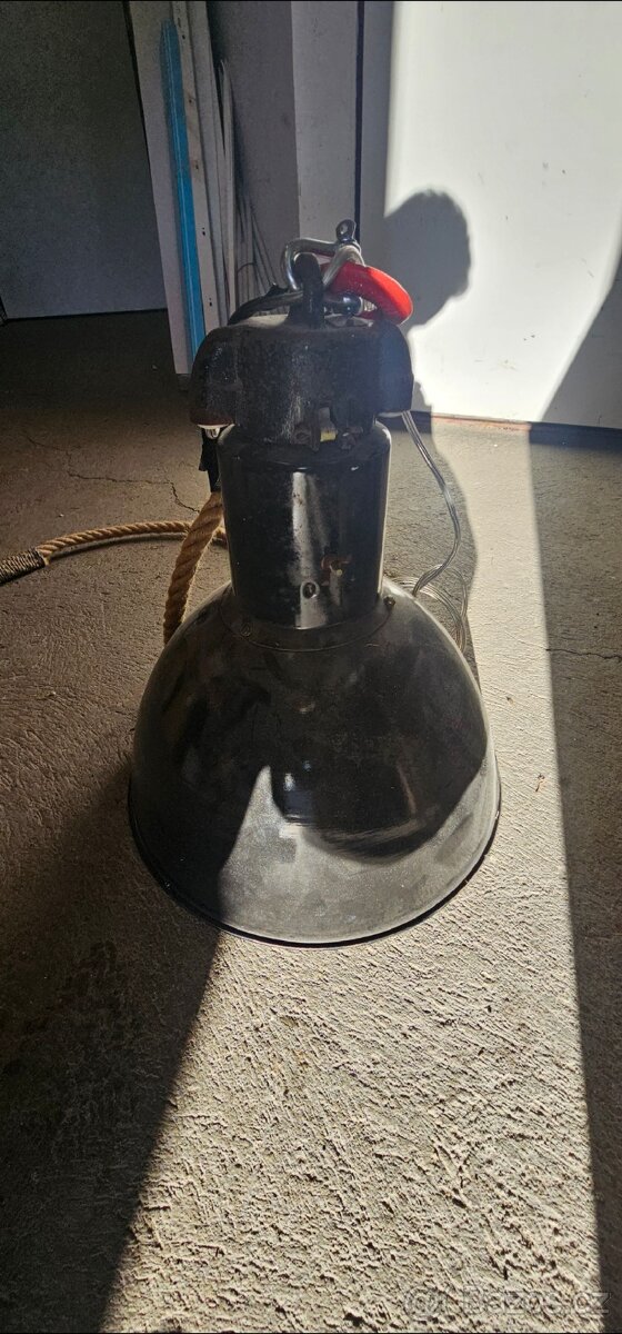 Staré industriální světlo smaltované - 2