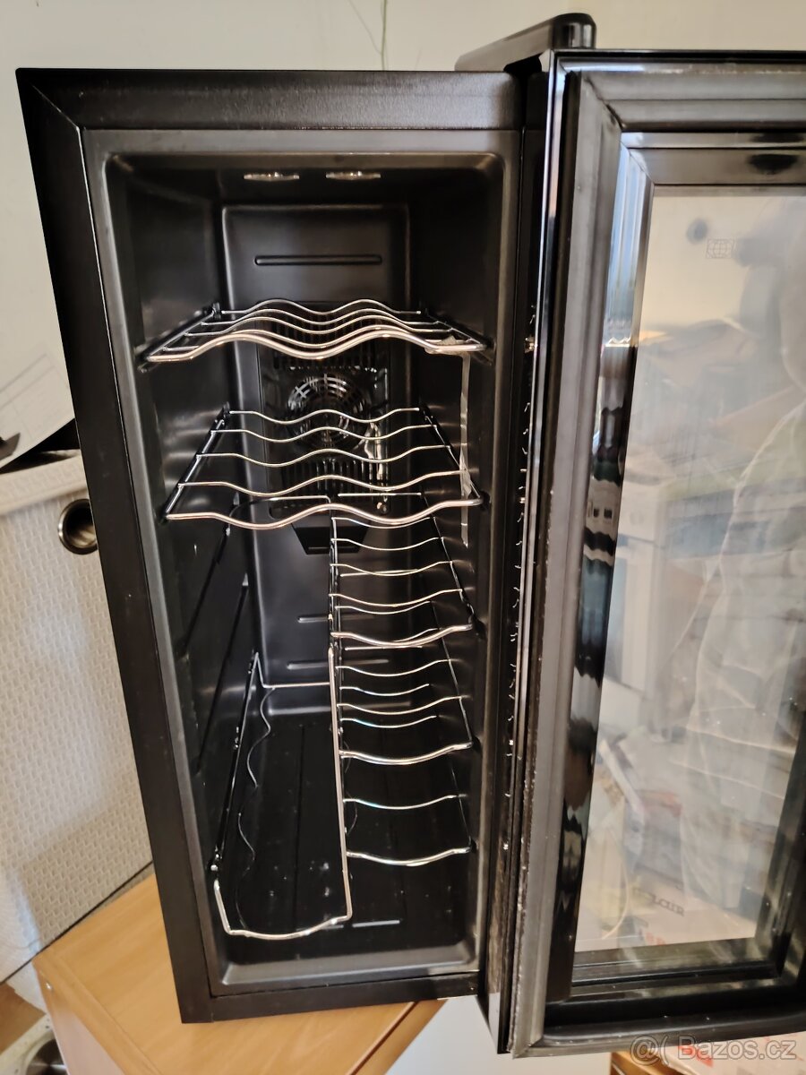 Vinotéka Model Philco PW 12 KF - 2