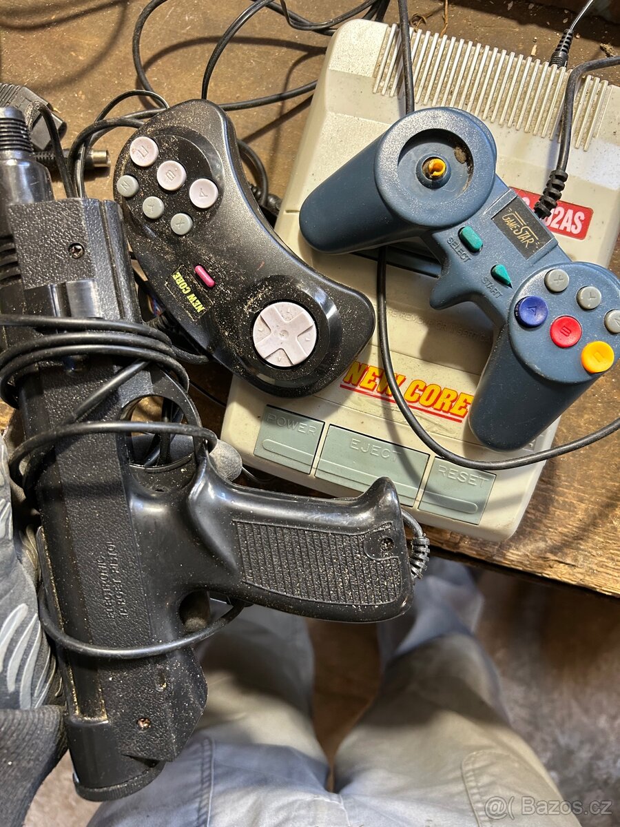 Staré hračky a figurky - 2