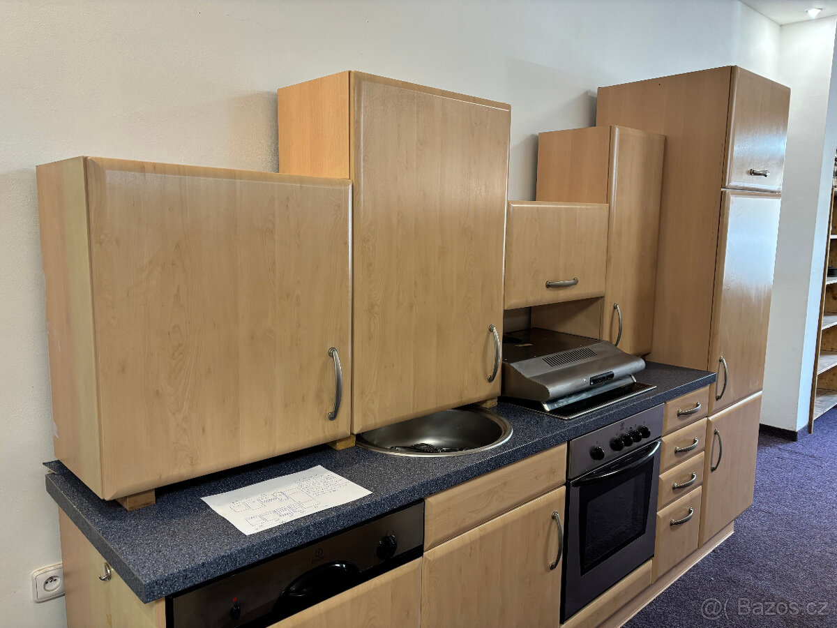 Kuchyňská linka vč spotřebičů - 2