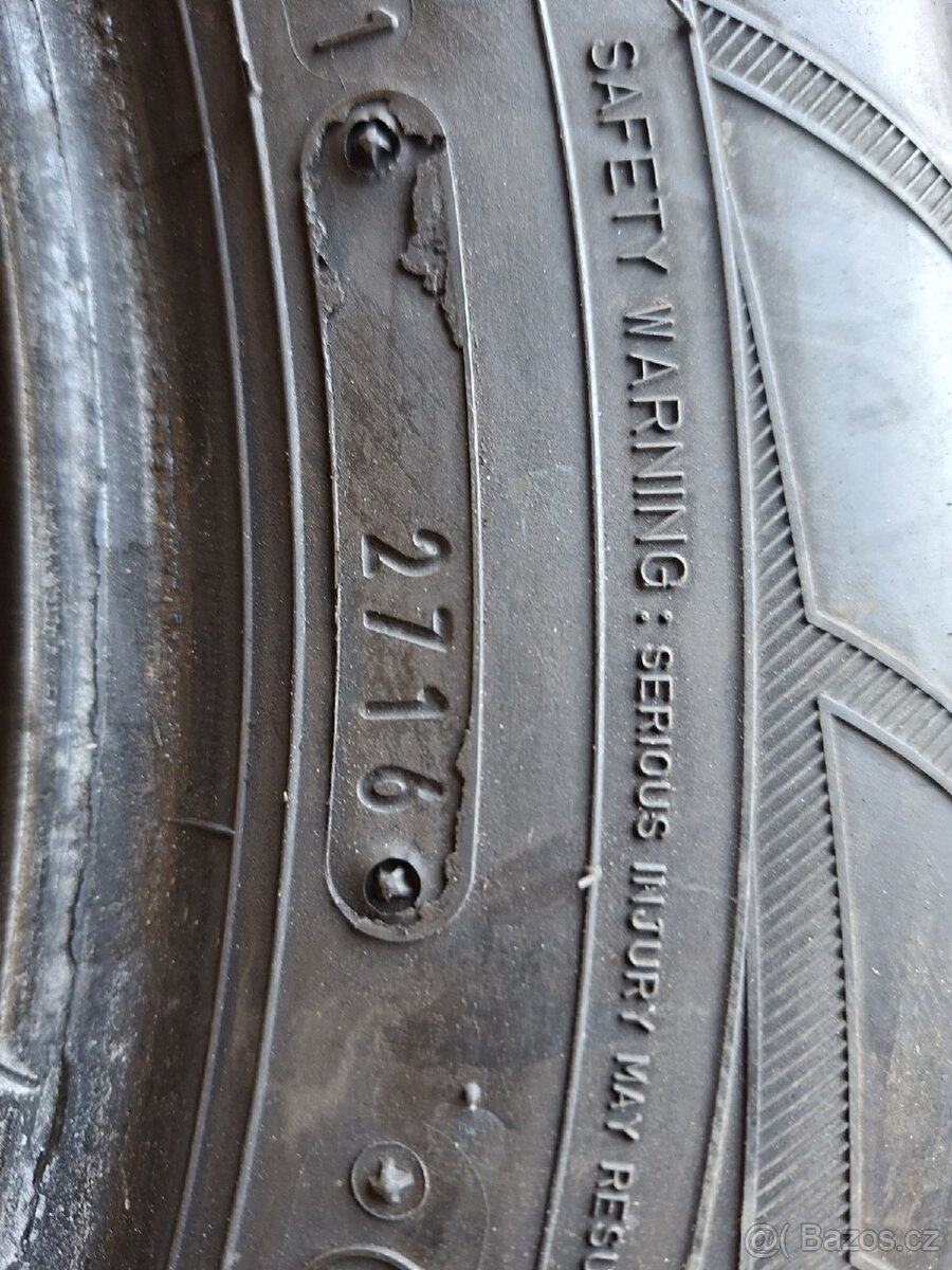 2x zimní pneu 215/60 R16 - 2