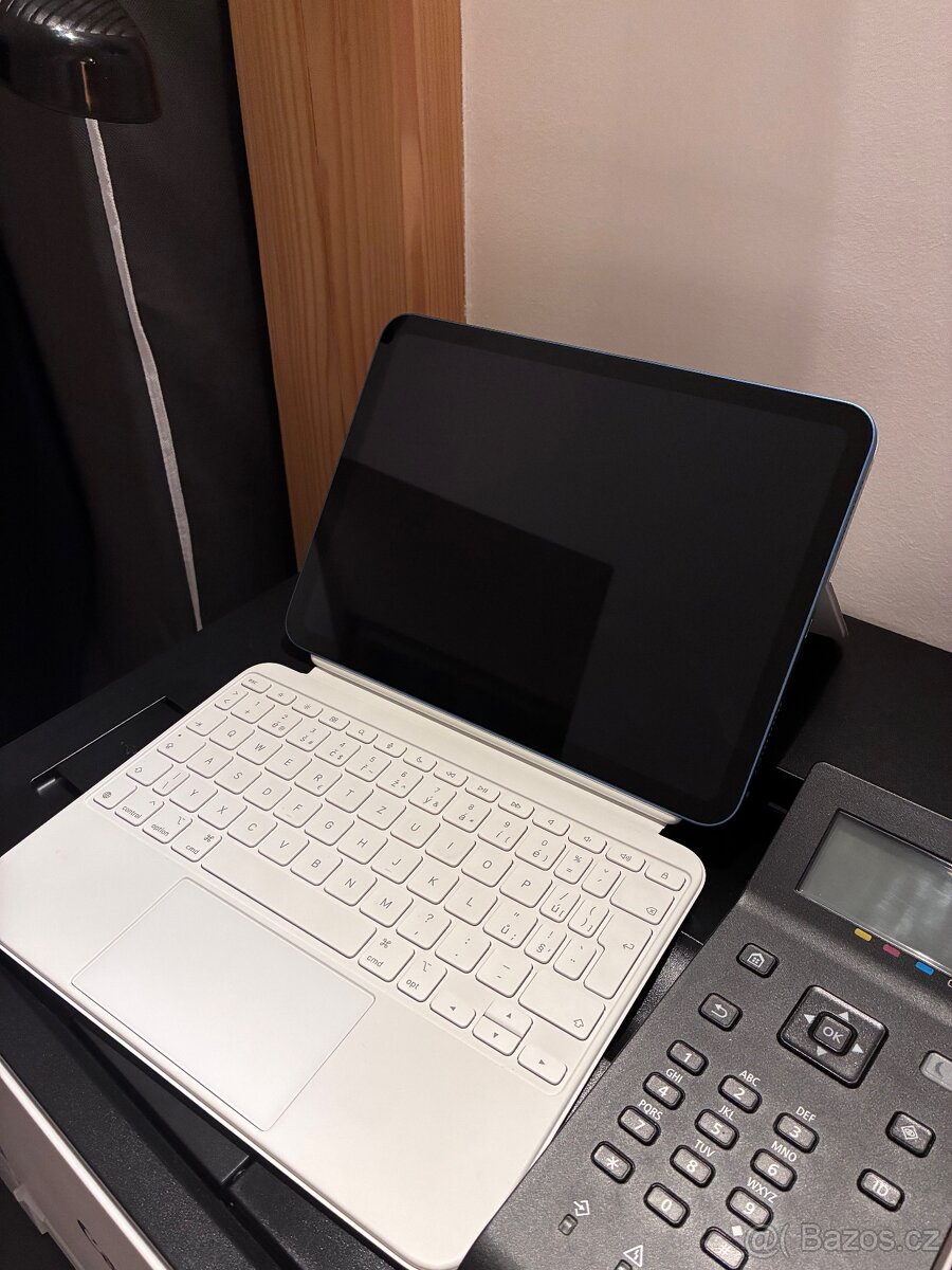 iPad 10. generace 64 GB s Magic Keyboard Folio - 2