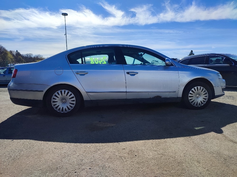 VW Passat č. 2408 - 2