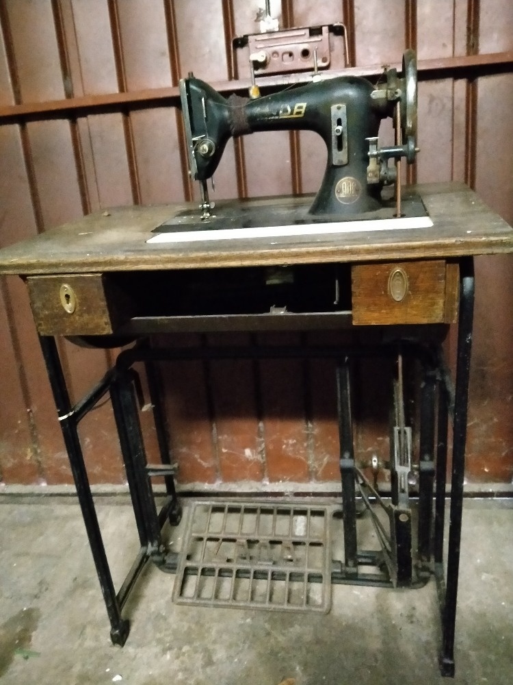 Šicí stroj Lada - 2