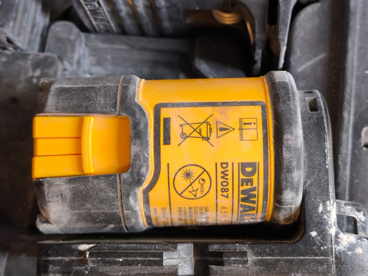 Dewalt laserova vodovaha DW087 - 2