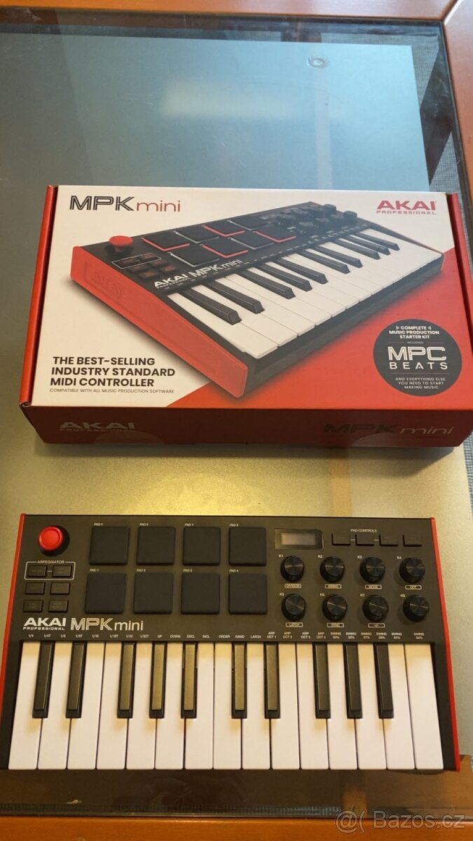 AKAI Professional MPK mini Play MK3 - 2