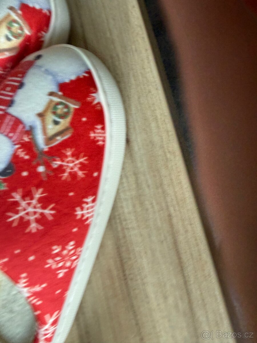 Stylové červené pantofle - 2