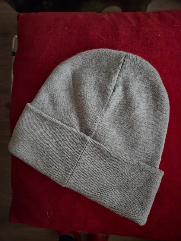 zimní čepice Guess - 2