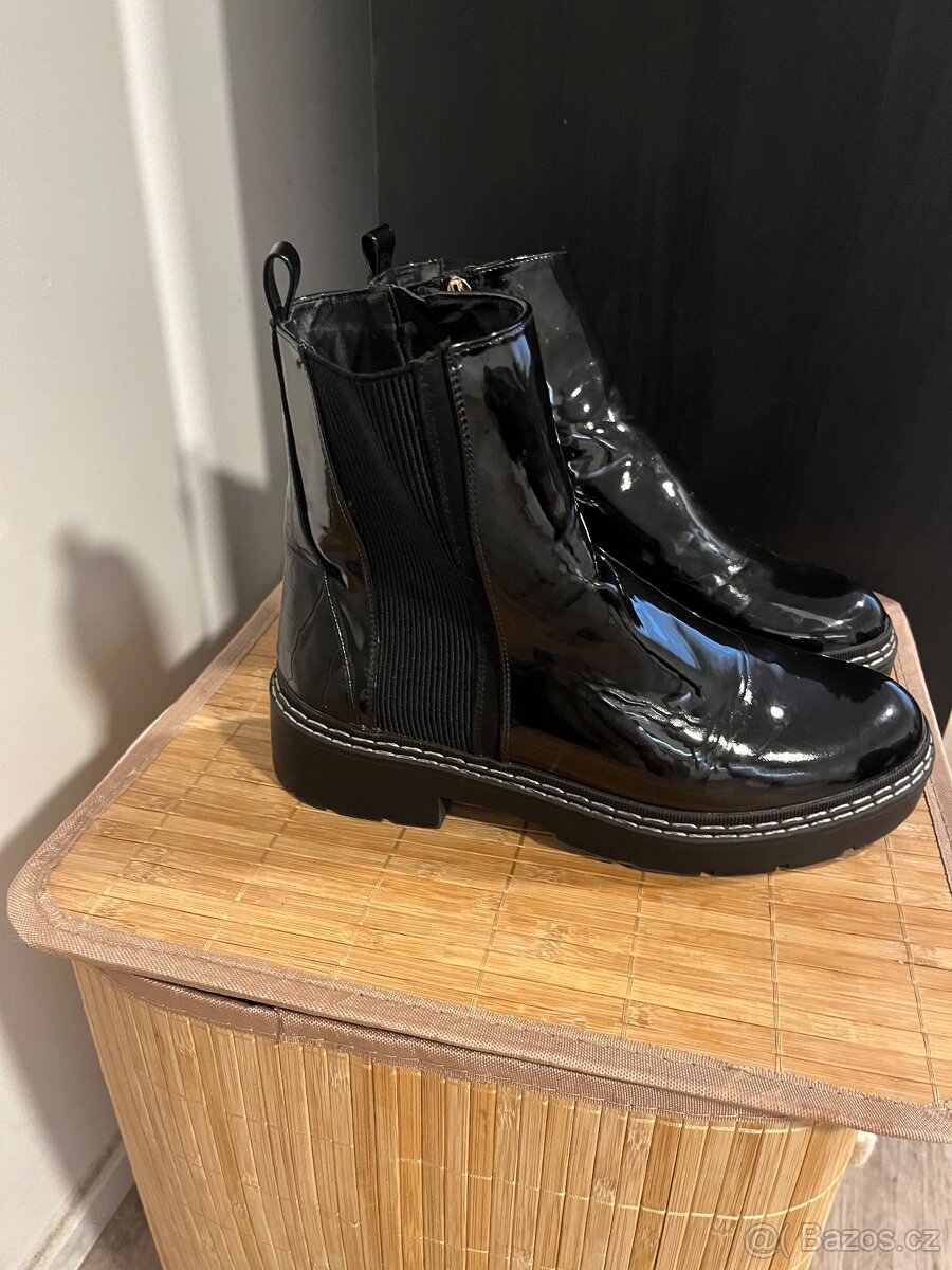 Kotníkové černé boty - 2