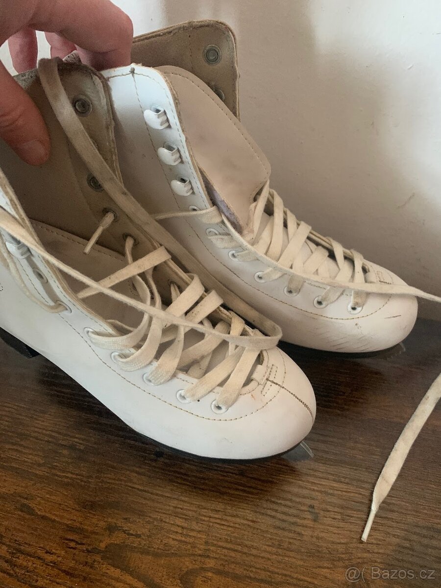 Dámské / dívčí brusle Xfact - velikost nohy 36, stélka 22 cm - 2