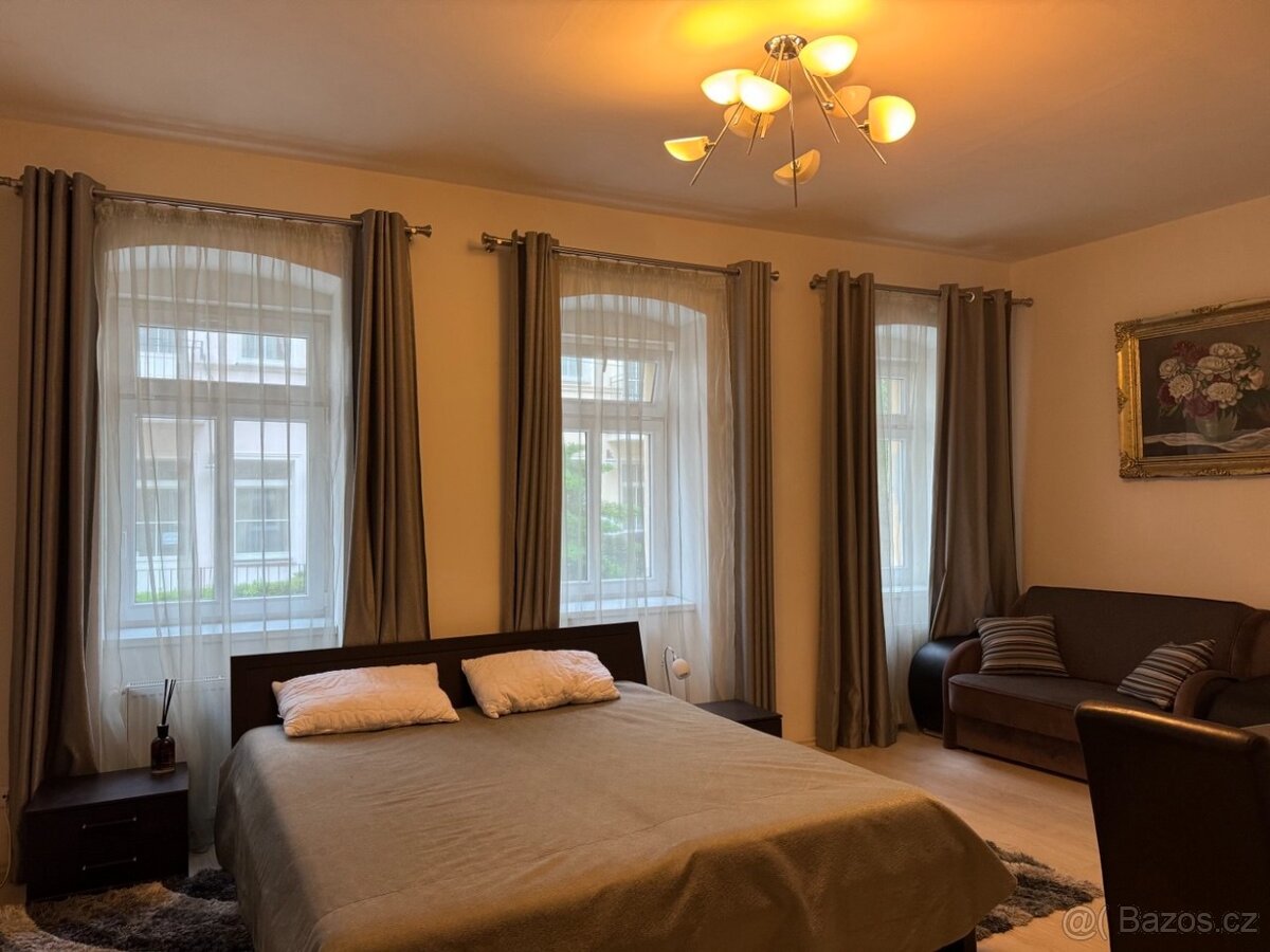 Garsonka, 28 m, na ulici Kolma, v Karlových Varech - 2