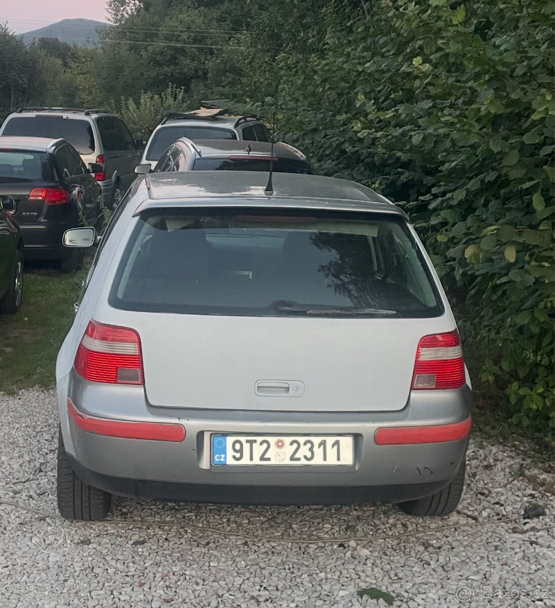 VOLKSWAGEN GOLF IV 1.6 BENZÍN - 2