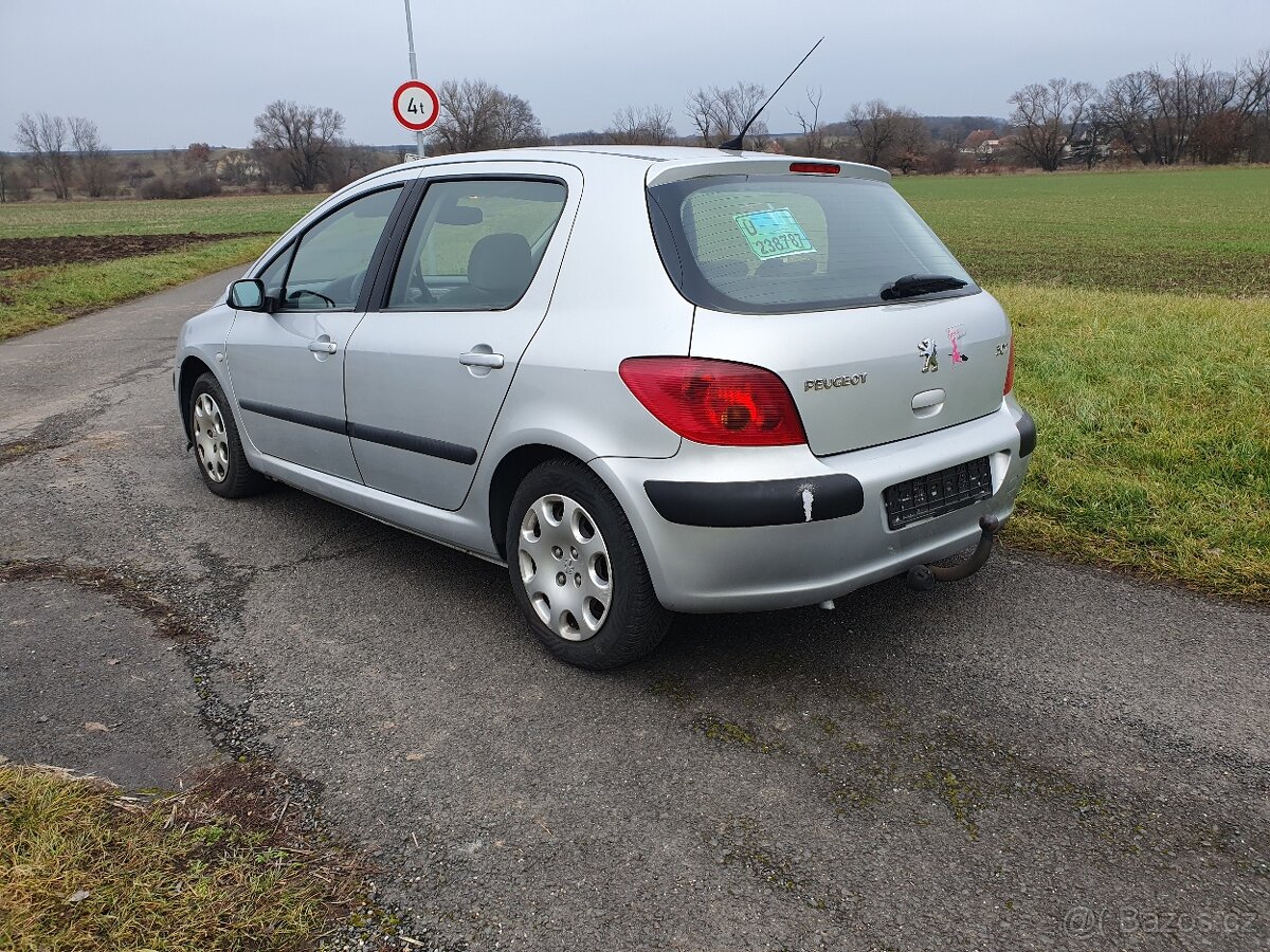 Peugeot 307 1.6i nová stk - 2