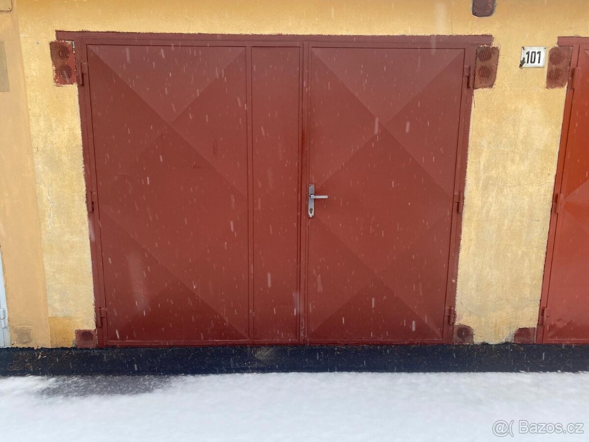 Pronajem garaze Dacice - 2