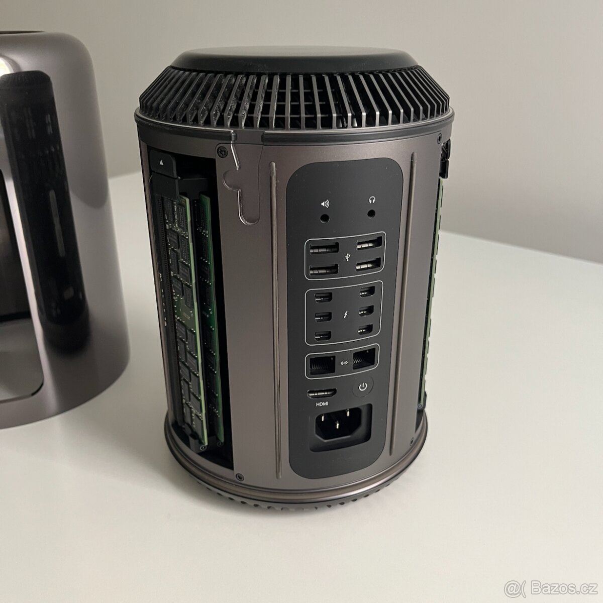 Apple Mac Pro 6,1 | 12-Core 2.7 GHz | 1TB SSD | 64GB | D700 - 2