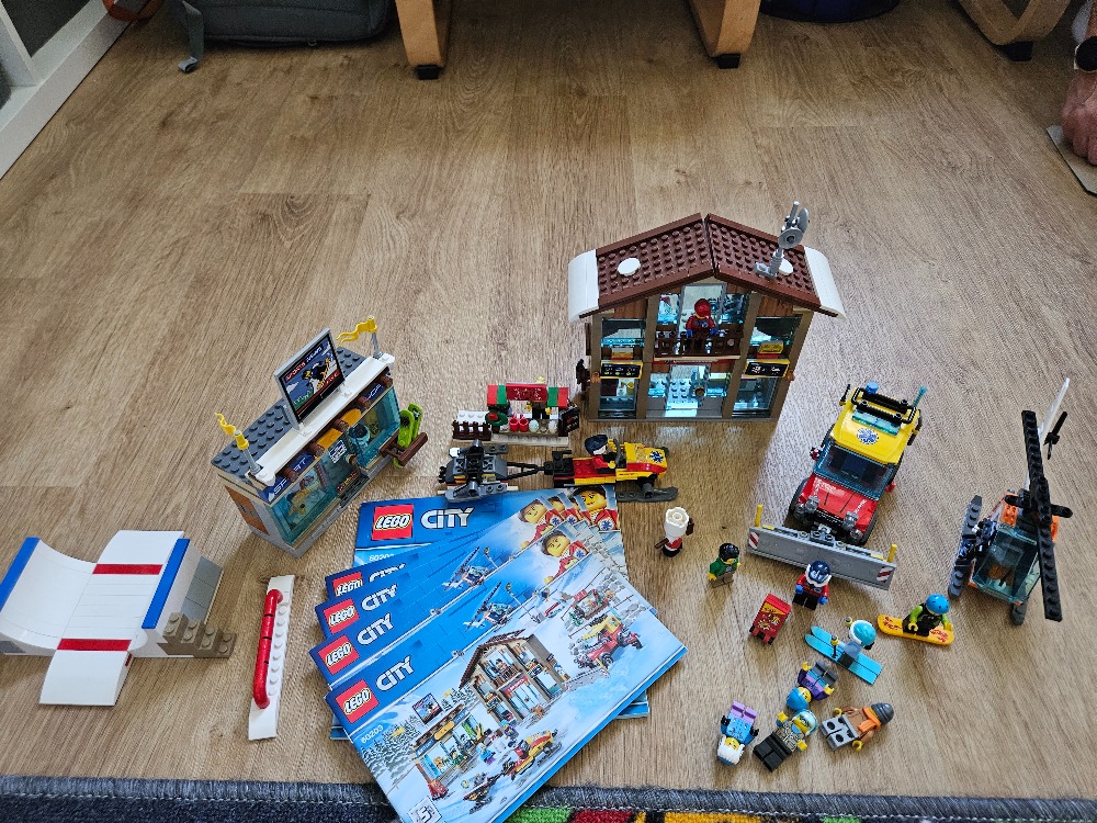 LEGO City skiareál - 2