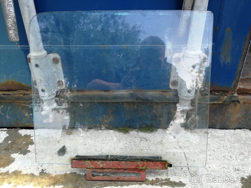 Skla na Škoda 1202 - 2