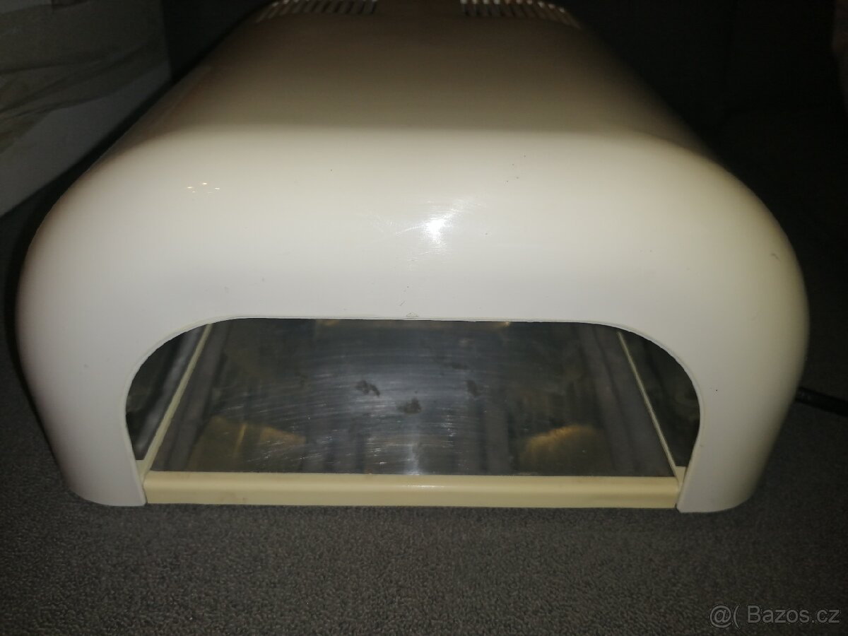 UV lampa na nehty - 2