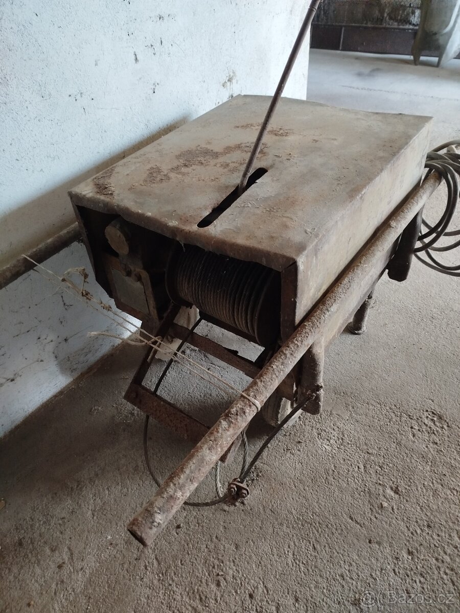 Stavební vrátek - 2