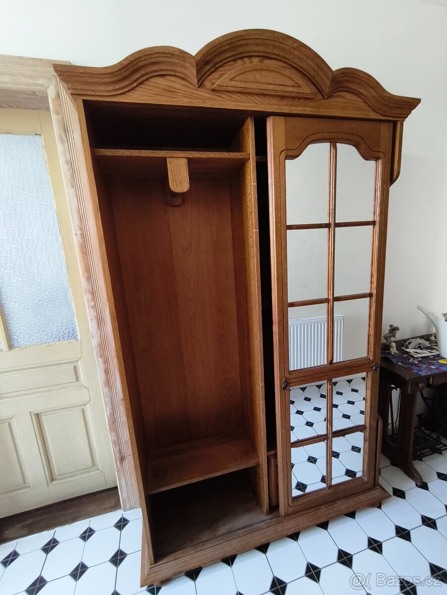 Šatní skříň - 2