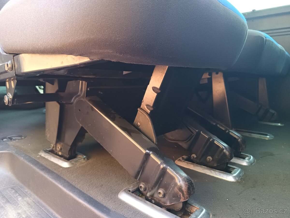 Prodám 2 ks originální lavice VW T5 - 2