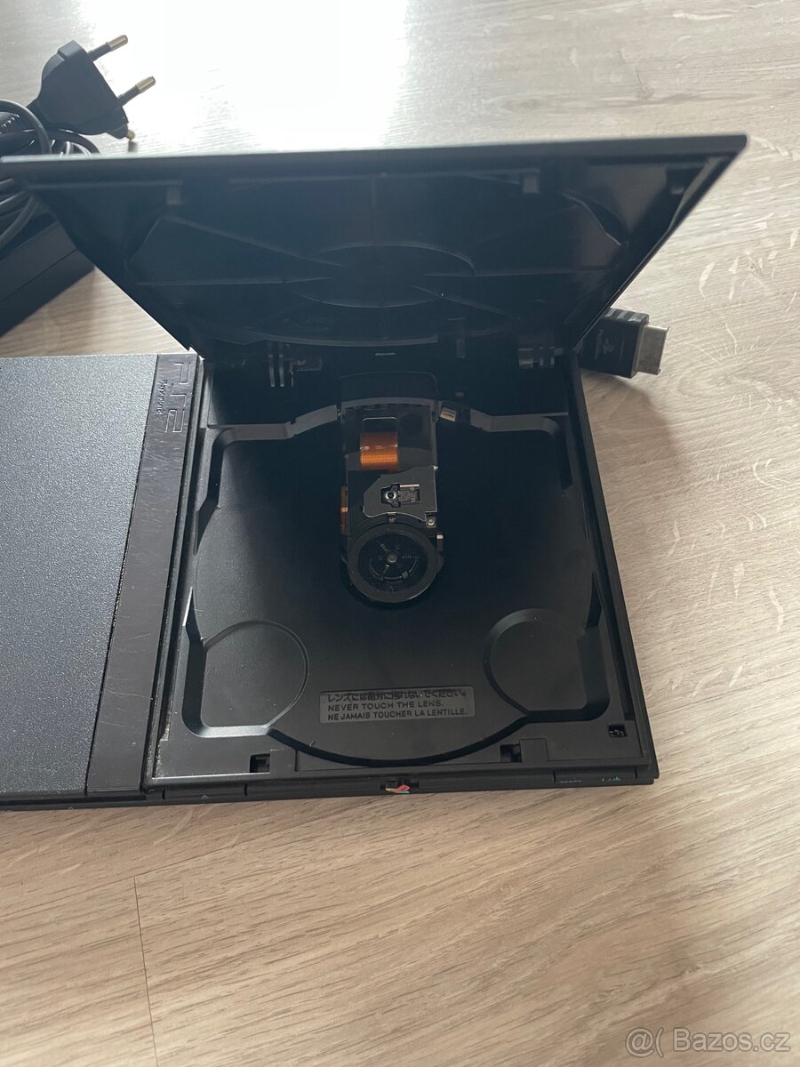 PlayStation 2 Slim - 2