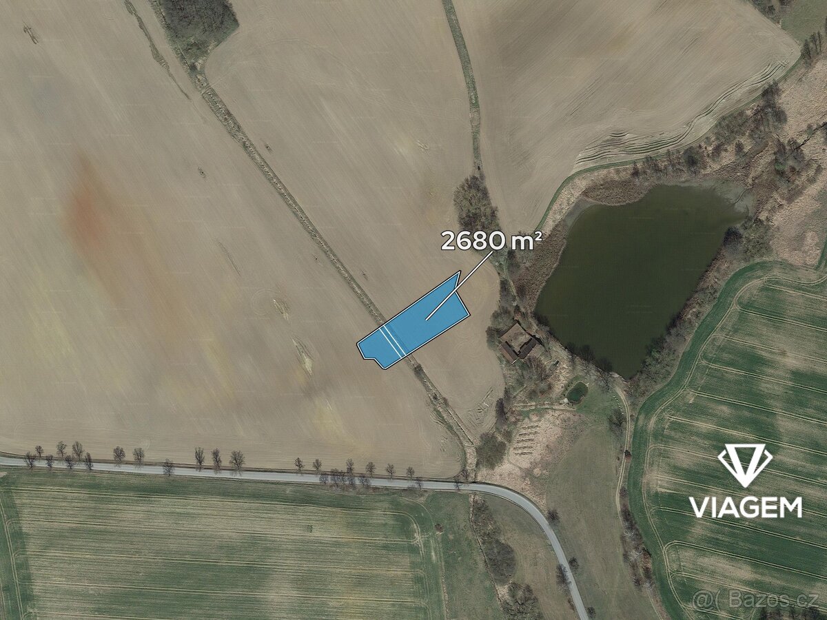 Pole 2 680 m² - 2