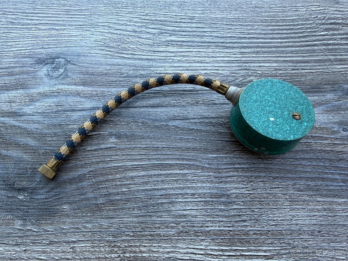 Starý pneuměřič - Konekta - Made in Czechoslovakia - 2