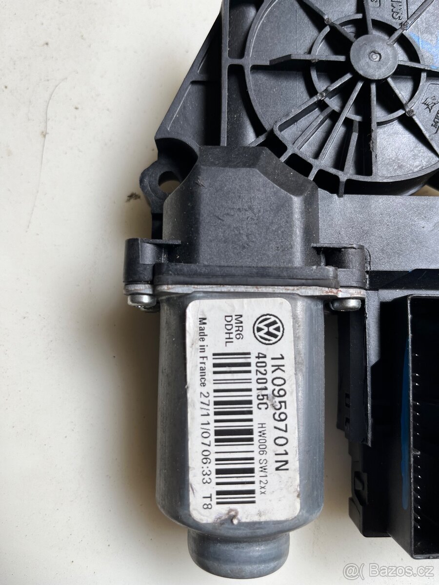 VW Golf V. Jednotka dveří. - 2