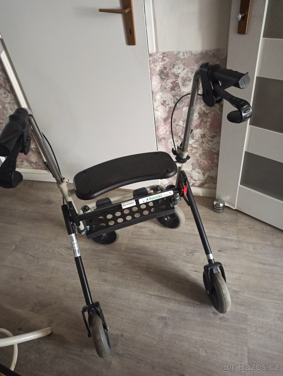 Čtyřkolové skládací chodítko - 2