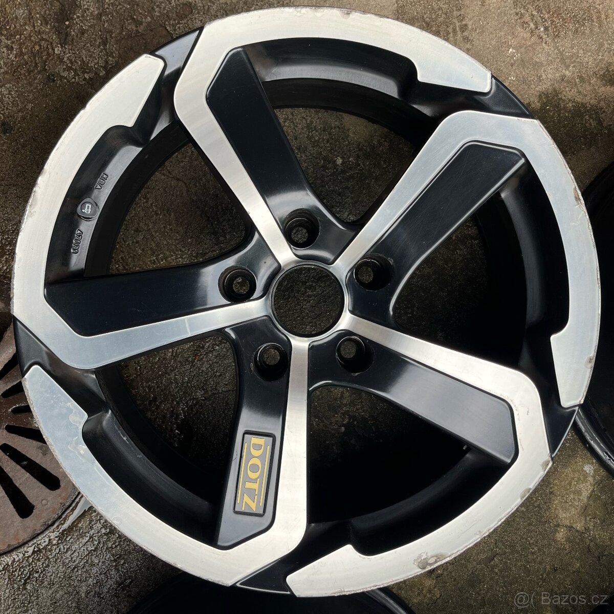 Alu kola Dotz Hanzo 8x17 5x120 ET35 - 2