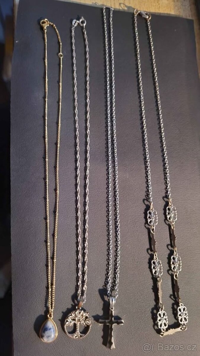 Řetízky s přívěsky - 2