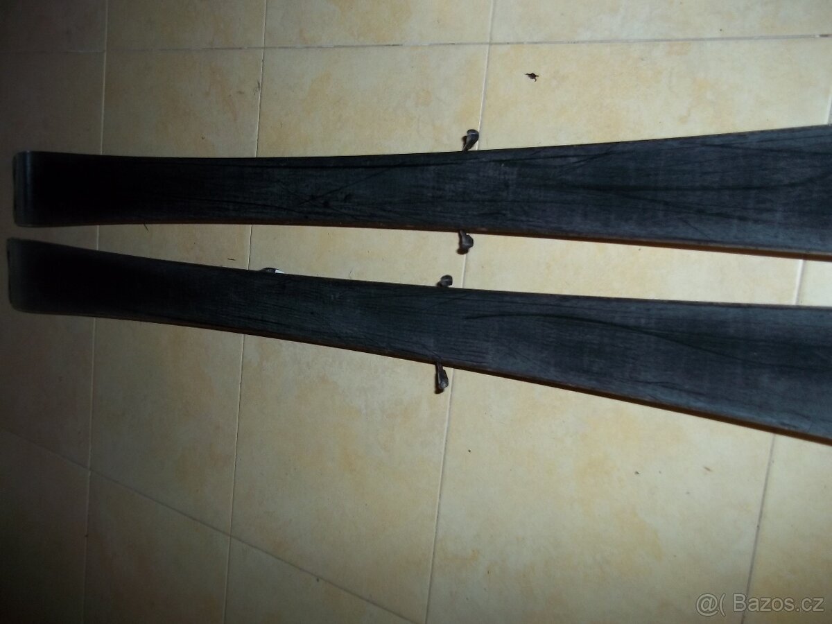 Juniorské carvingové lyže Rossignol 130 cm - 2