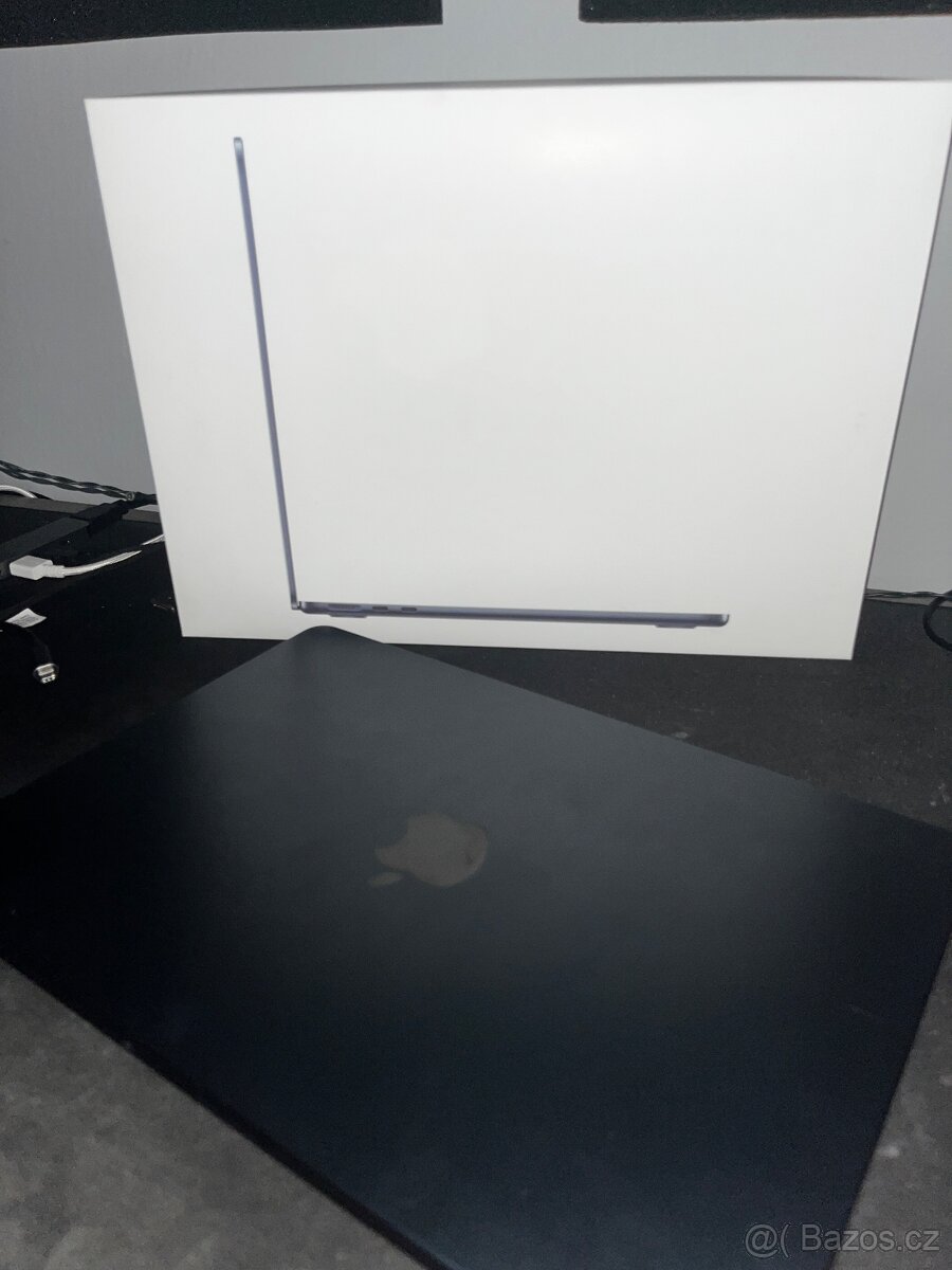 SPĚCHÁ – MacBook Air M3 (2024) – 512 GB / 16 GB RAM – TOP ST - 2