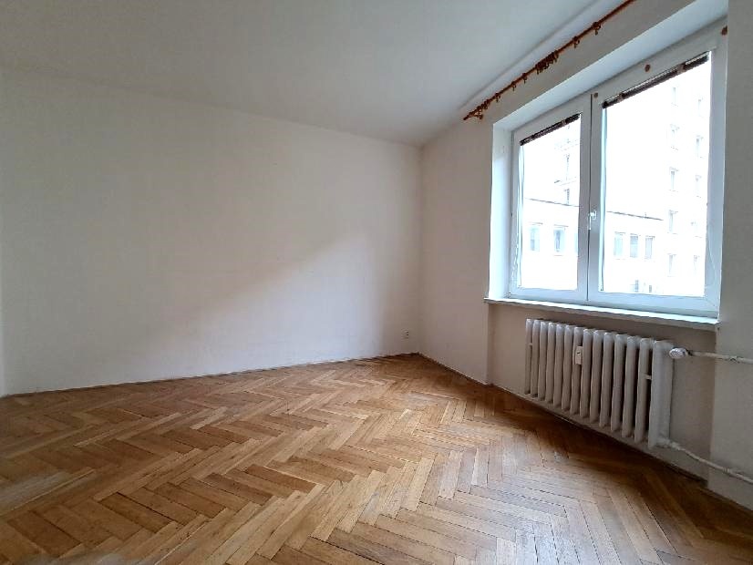 Pronájem nezař. bytu 1+kk přízemí, Brno Venkov, trvalý pobyt - 2