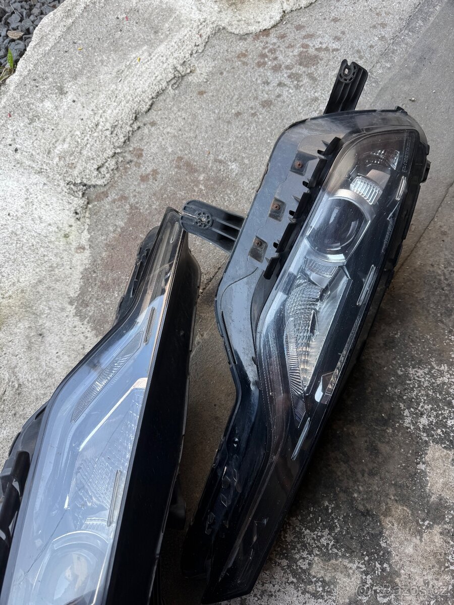 Přední světlomety Chevrolet Camaro - 2
