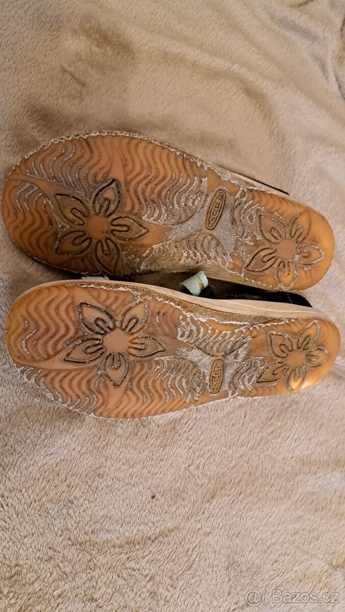 Sandálky KEEN, vel. - 2