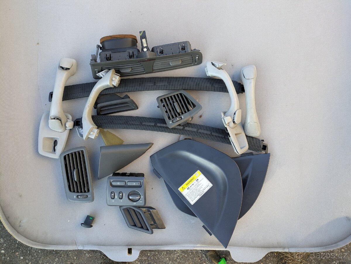 Plasty interier stinitka pruduchy volvo v70ii 2002 - 2