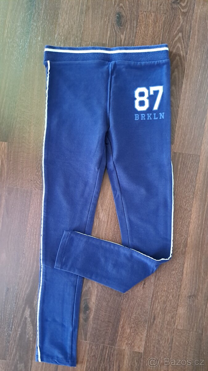 Dívčí oblečení vel. 140/146 - 2