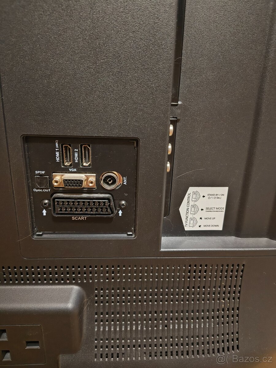 Panasonic TX-40C300E + Set-top box EMOS - 2