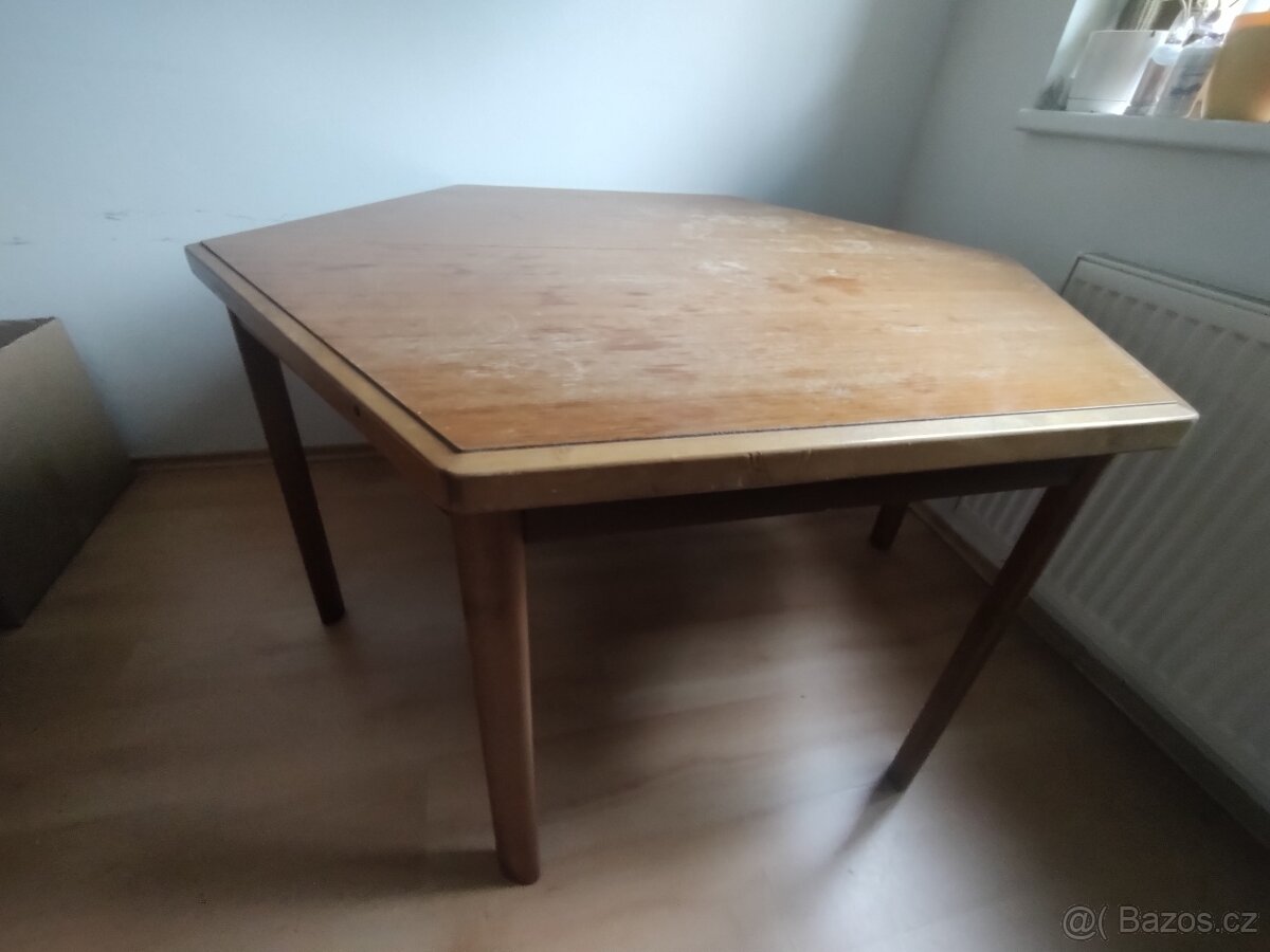 Velký jídelní stůl - 2