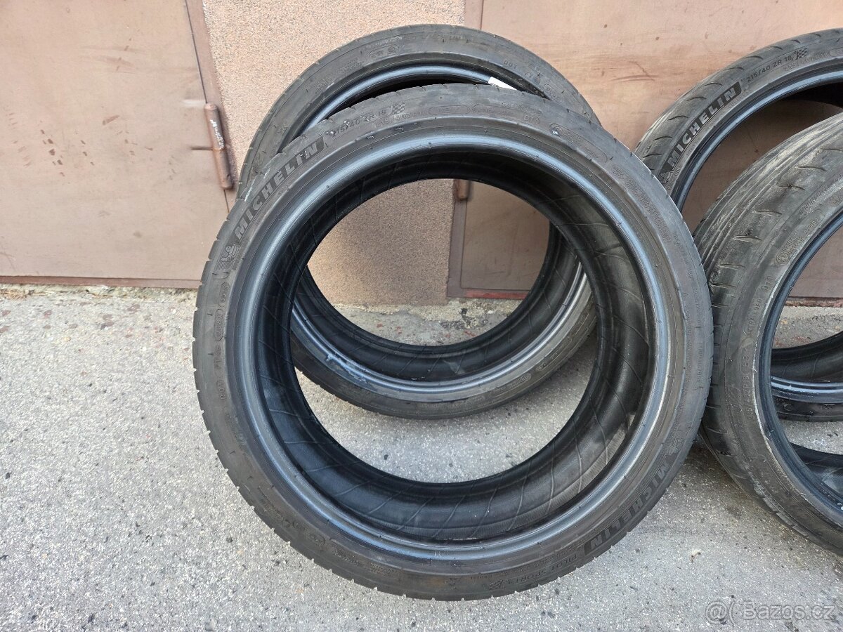 Pneu letní 215/40 R18. - 2