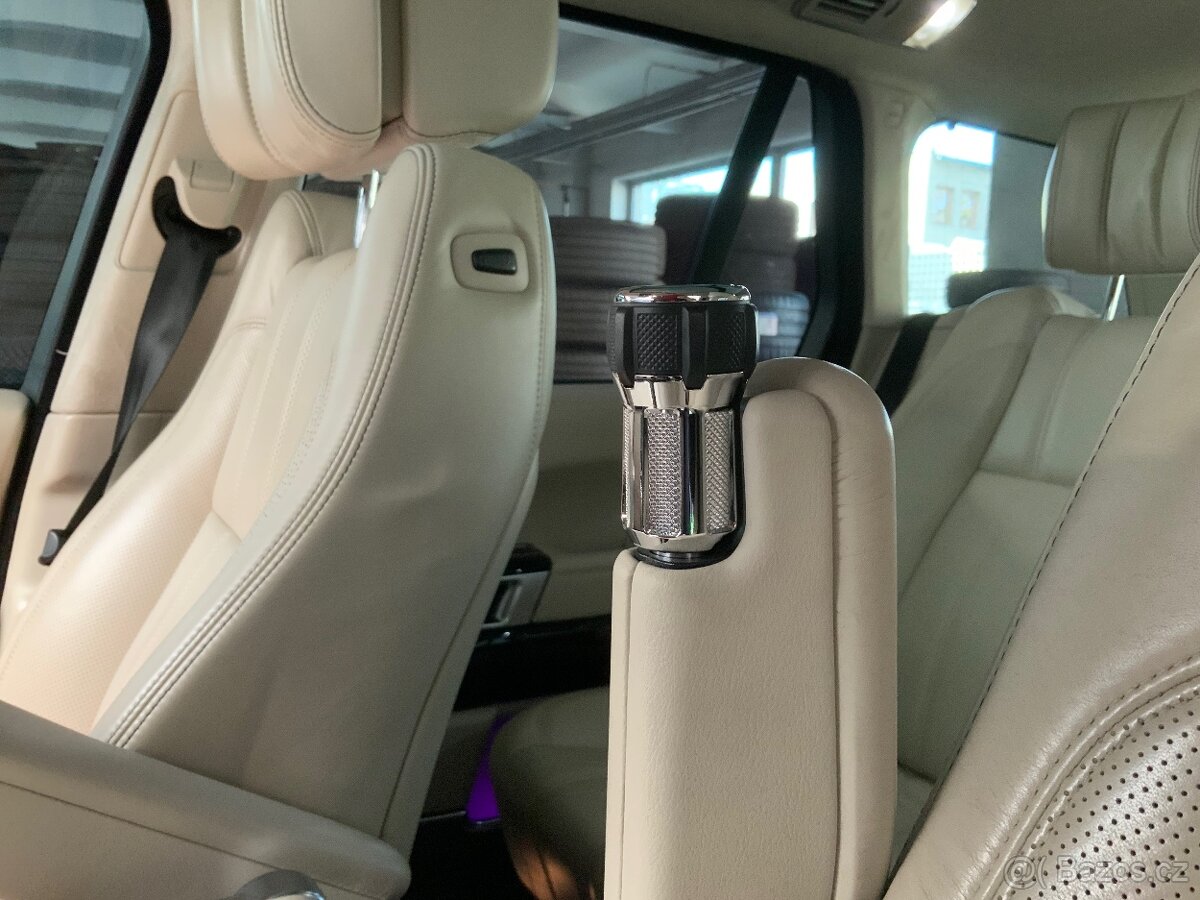 Range Rover LR405 luxusní zakončení madel z SVO verze